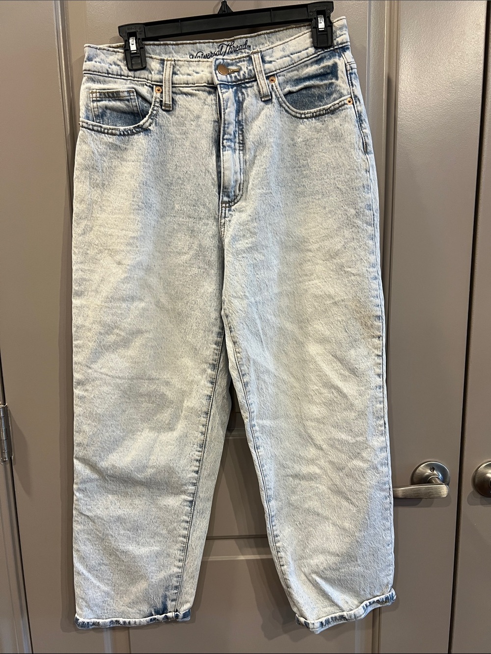 Universal Thread Light Acid Wash Vintage Straight Jeans